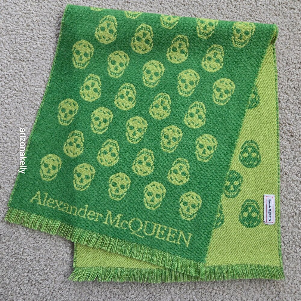NWOT McQueen Wool Reversible Skull Scarf Kelly Green/Lime Green - Picture 12 of 12